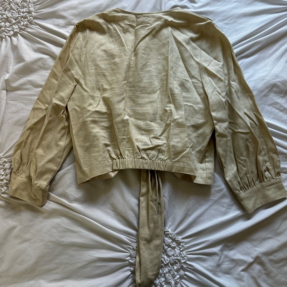 Contemporary Three-Quarter Sleeve Top - Cream - Picture 3 of 3